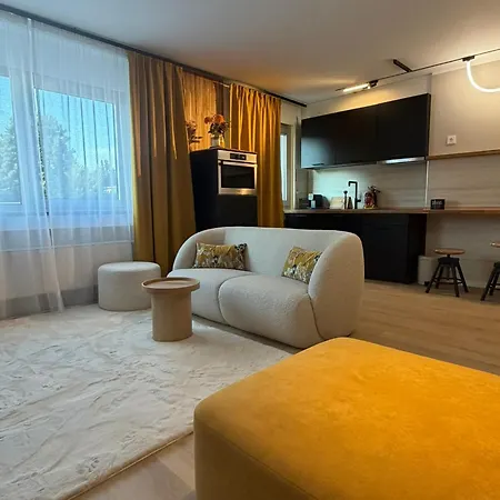 Nook Aparthotel 3*